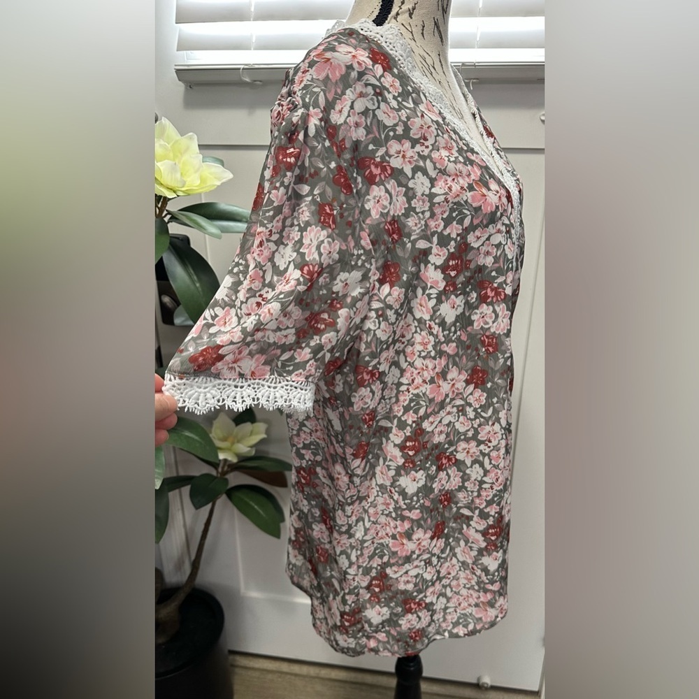 🌸 Floral Blouse – Size 2XL 🌸 - Picture 6 of 12